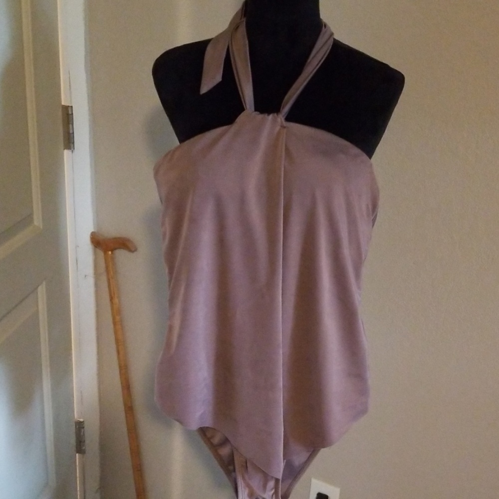 One-piece bathing suit